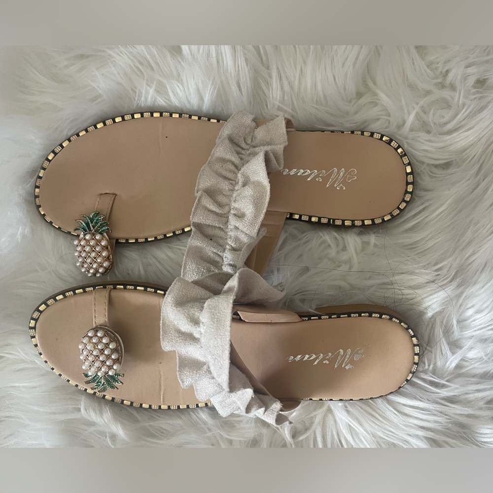 Pineapple sandals. Size 9 (40 on shoe)